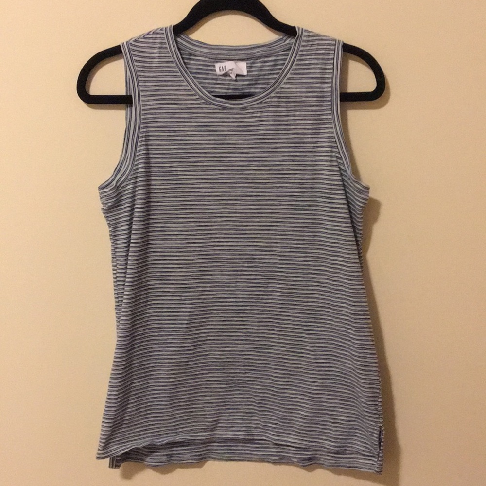 Gap Easy muscle tee sz Medium